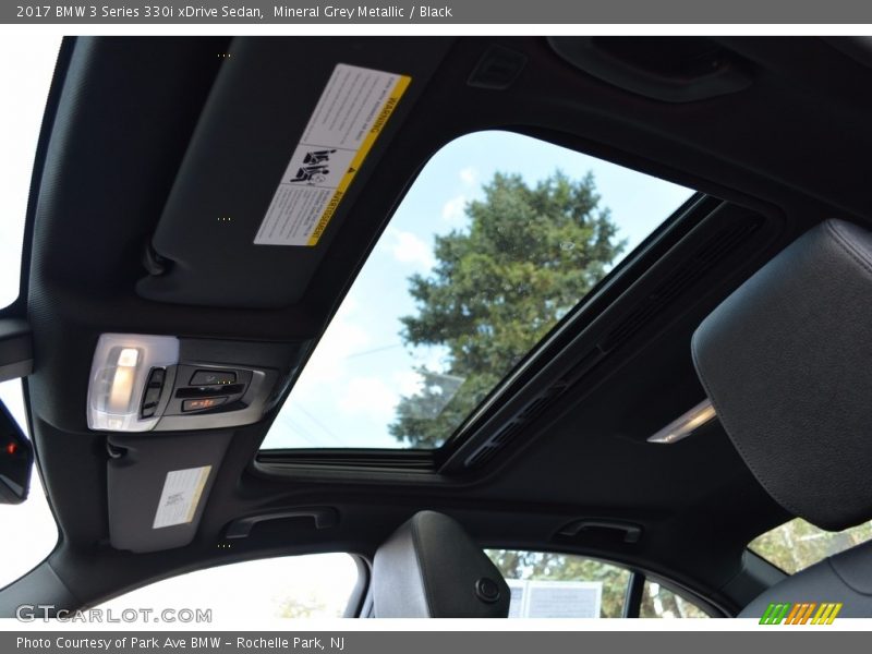 Mineral Grey Metallic / Black 2017 BMW 3 Series 330i xDrive Sedan