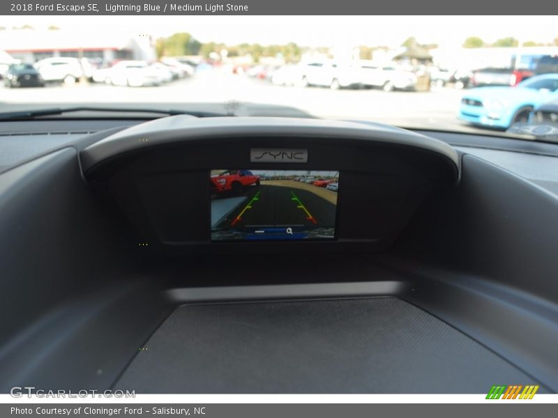 Lightning Blue / Medium Light Stone 2018 Ford Escape SE