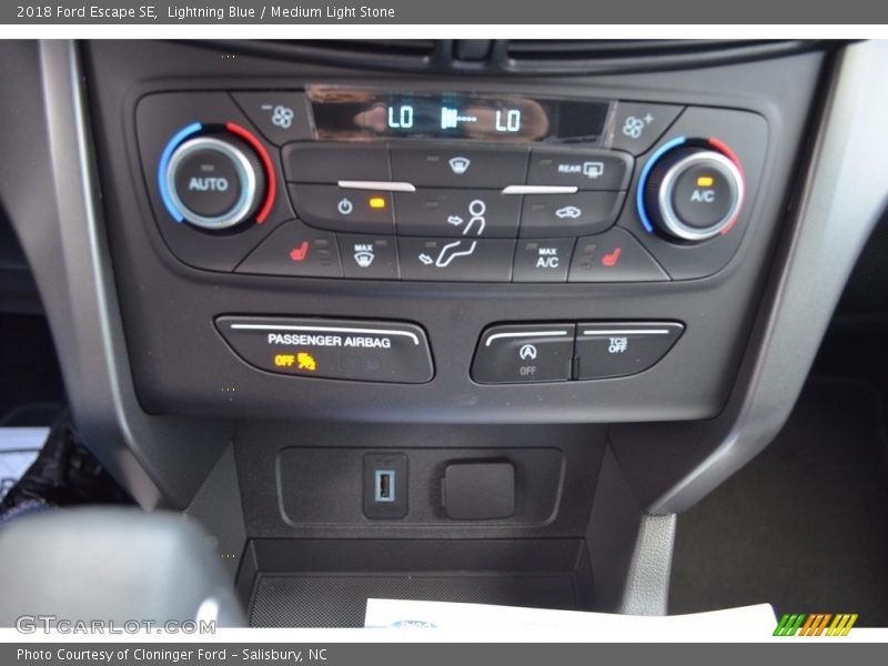 Lightning Blue / Medium Light Stone 2018 Ford Escape SE