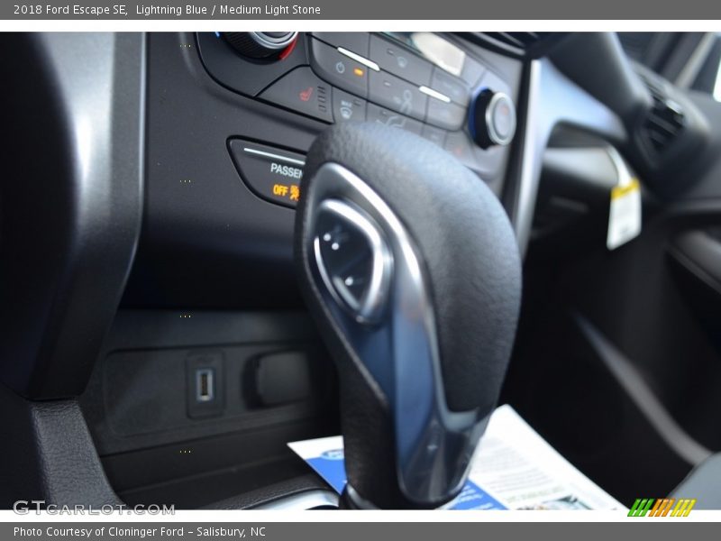 Lightning Blue / Medium Light Stone 2018 Ford Escape SE