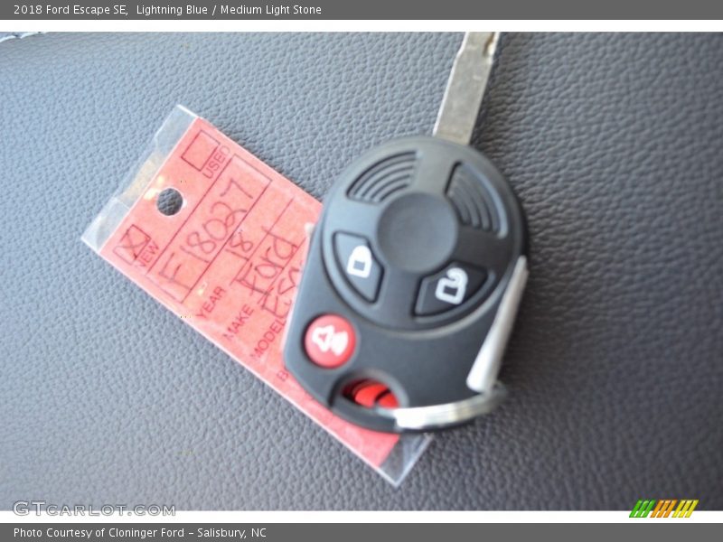 Lightning Blue / Medium Light Stone 2018 Ford Escape SE