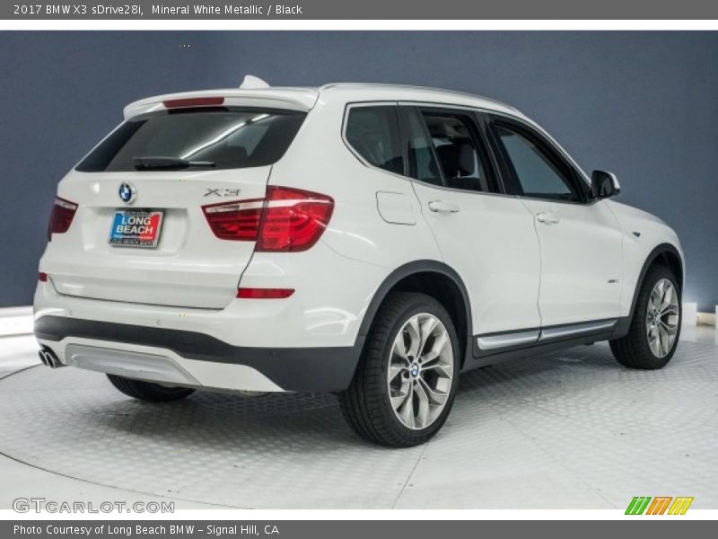Mineral White Metallic / Black 2017 BMW X3 sDrive28i