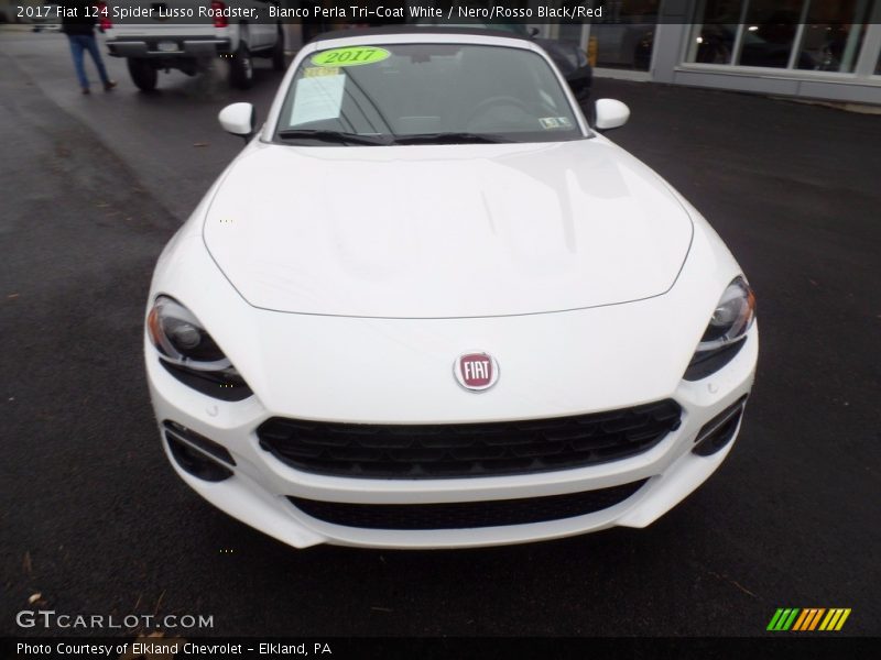 Bianco Perla Tri-Coat White / Nero/Rosso Black/Red 2017 Fiat 124 Spider Lusso Roadster