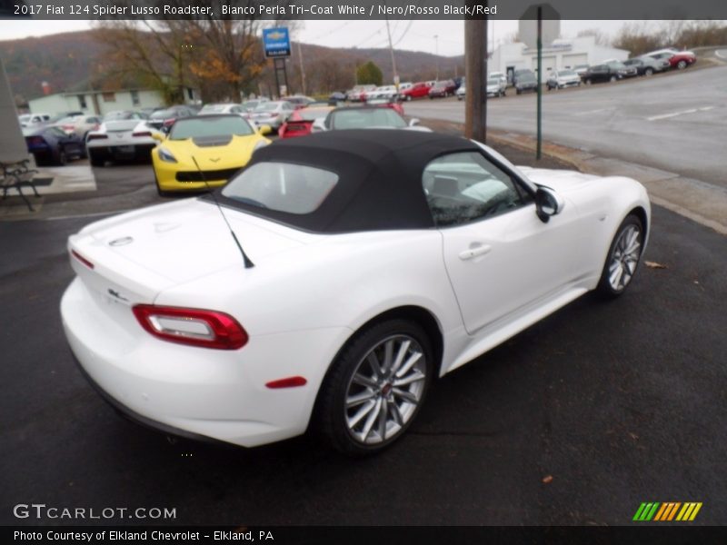 Bianco Perla Tri-Coat White / Nero/Rosso Black/Red 2017 Fiat 124 Spider Lusso Roadster