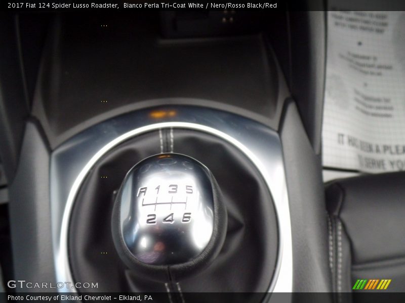 Bianco Perla Tri-Coat White / Nero/Rosso Black/Red 2017 Fiat 124 Spider Lusso Roadster