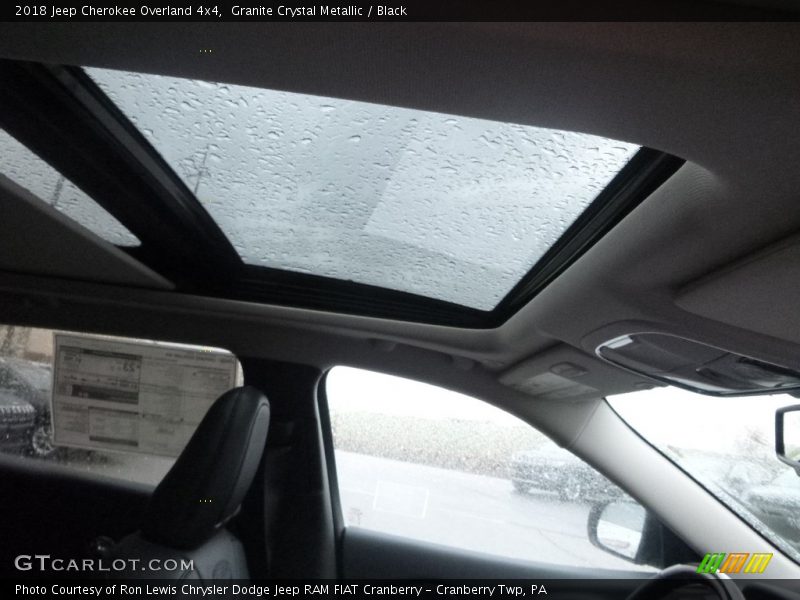 Granite Crystal Metallic / Black 2018 Jeep Cherokee Overland 4x4