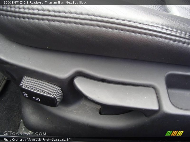 Titanium Silver Metallic / Black 2000 BMW Z3 2.3 Roadster