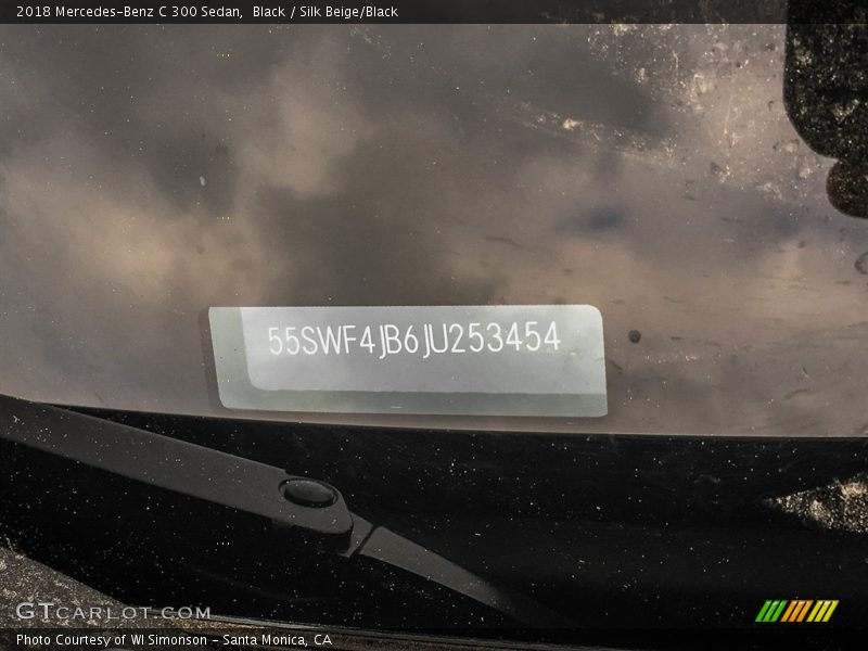 Black / Silk Beige/Black 2018 Mercedes-Benz C 300 Sedan