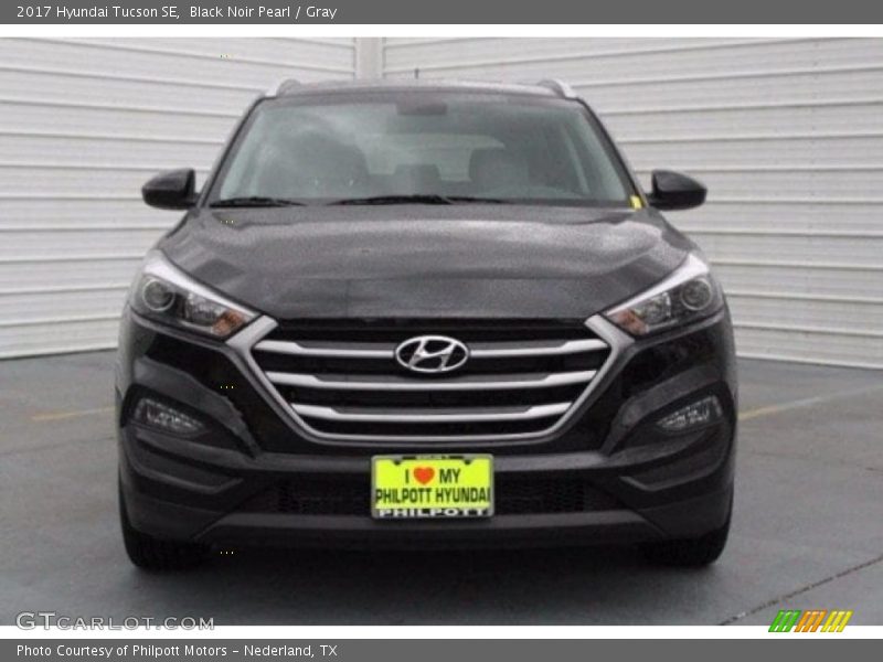 Black Noir Pearl / Gray 2017 Hyundai Tucson SE