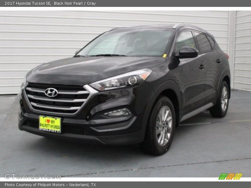 Black Noir Pearl / Gray 2017 Hyundai Tucson SE