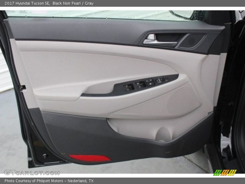 Black Noir Pearl / Gray 2017 Hyundai Tucson SE
