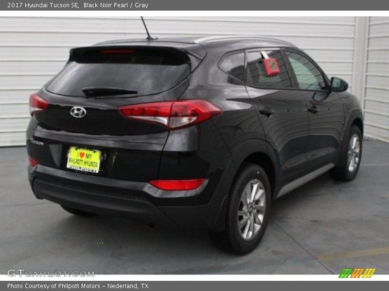 Black Noir Pearl / Gray 2017 Hyundai Tucson SE