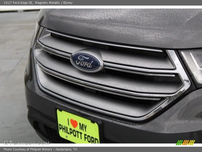 Magnetic Metallic / Ebony 2017 Ford Edge SE