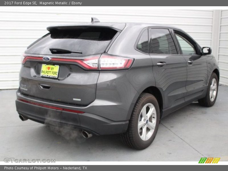 Magnetic Metallic / Ebony 2017 Ford Edge SE