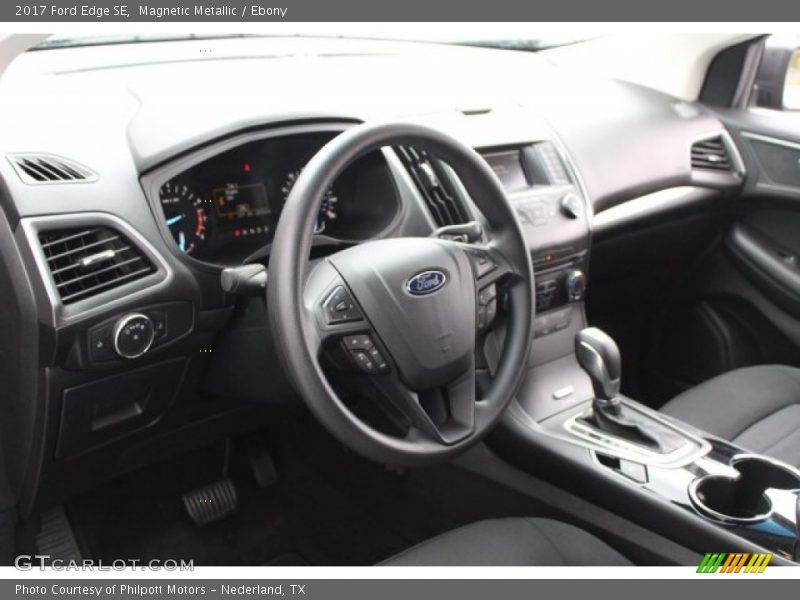 Magnetic Metallic / Ebony 2017 Ford Edge SE