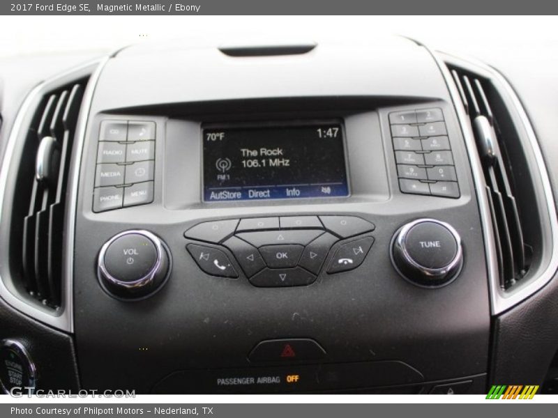 Magnetic Metallic / Ebony 2017 Ford Edge SE