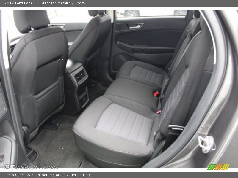 Magnetic Metallic / Ebony 2017 Ford Edge SE