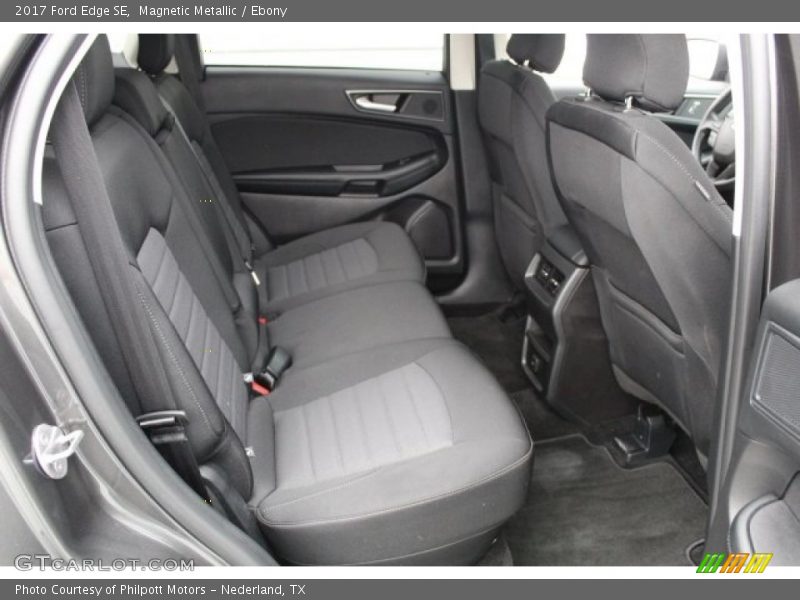 Magnetic Metallic / Ebony 2017 Ford Edge SE
