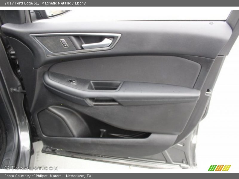 Magnetic Metallic / Ebony 2017 Ford Edge SE
