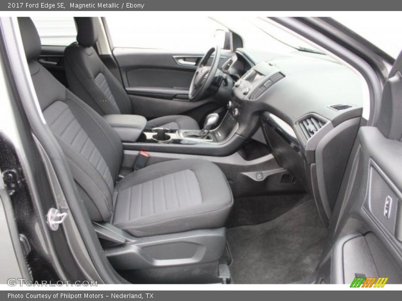 Magnetic Metallic / Ebony 2017 Ford Edge SE