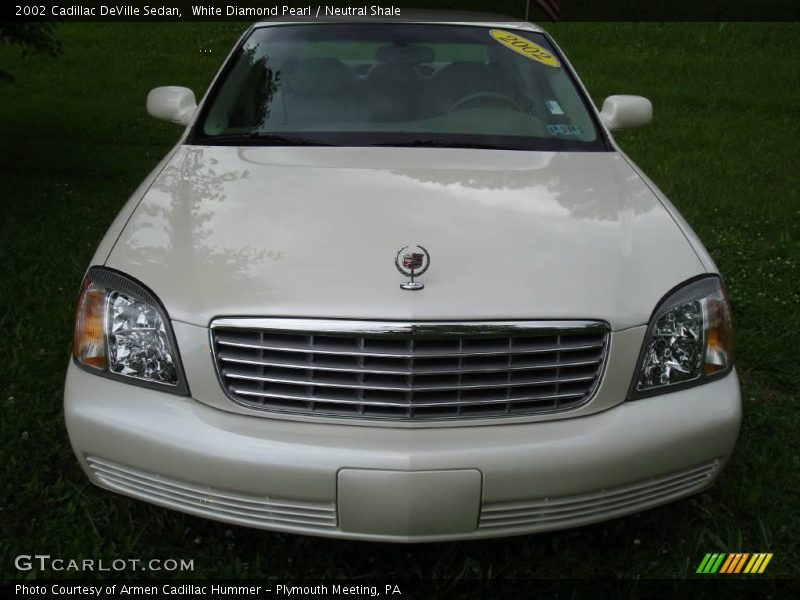 White Diamond Pearl / Neutral Shale 2002 Cadillac DeVille Sedan