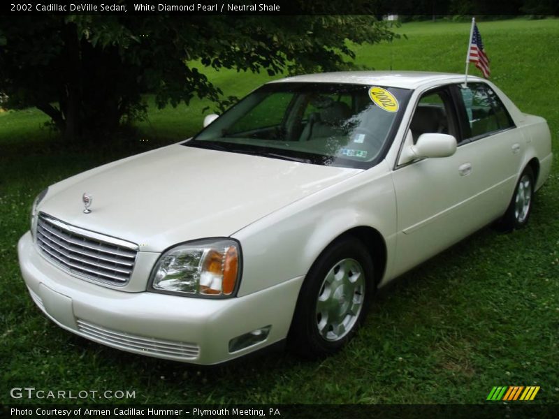 White Diamond Pearl / Neutral Shale 2002 Cadillac DeVille Sedan
