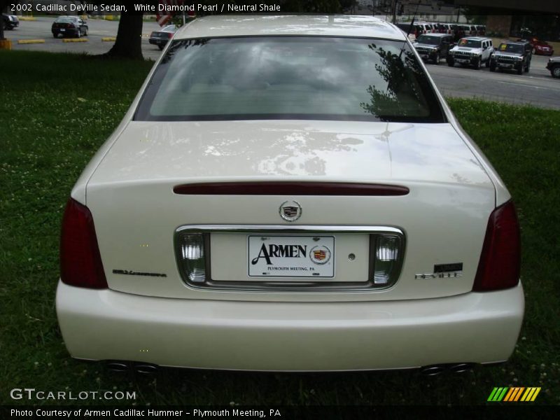 White Diamond Pearl / Neutral Shale 2002 Cadillac DeVille Sedan