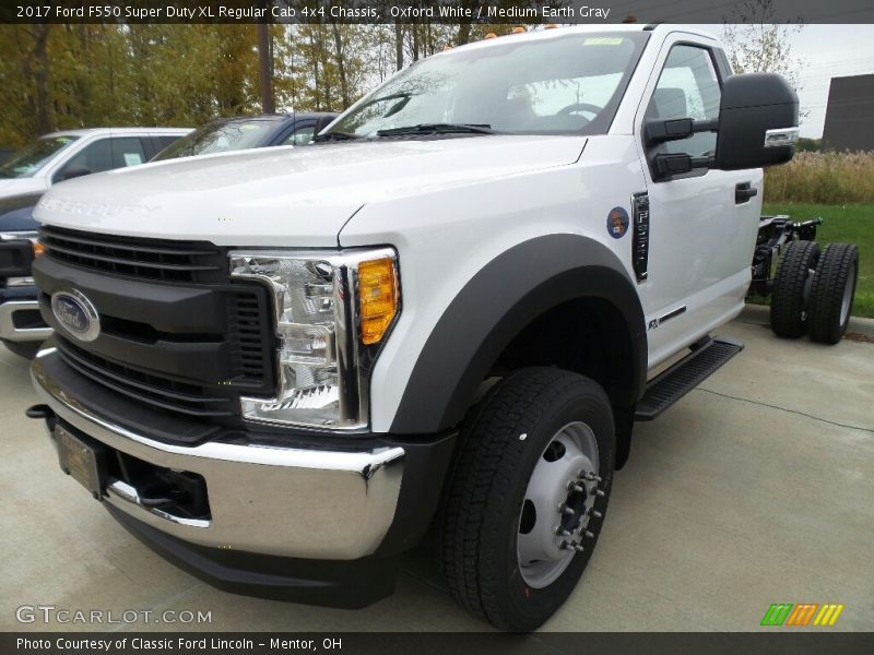 Oxford White / Medium Earth Gray 2017 Ford F550 Super Duty XL Regular Cab 4x4 Chassis