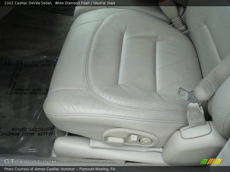 White Diamond Pearl / Neutral Shale 2002 Cadillac DeVille Sedan