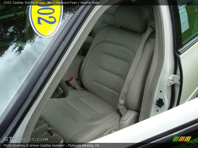 White Diamond Pearl / Neutral Shale 2002 Cadillac DeVille Sedan