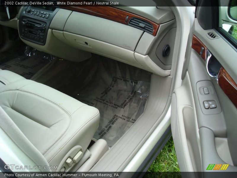 White Diamond Pearl / Neutral Shale 2002 Cadillac DeVille Sedan