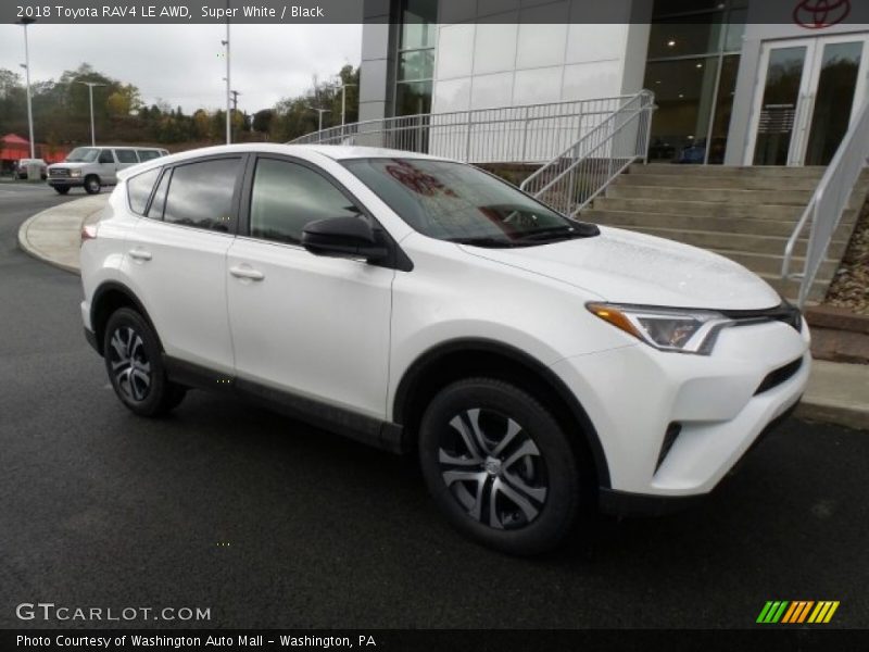 Super White / Black 2018 Toyota RAV4 LE AWD