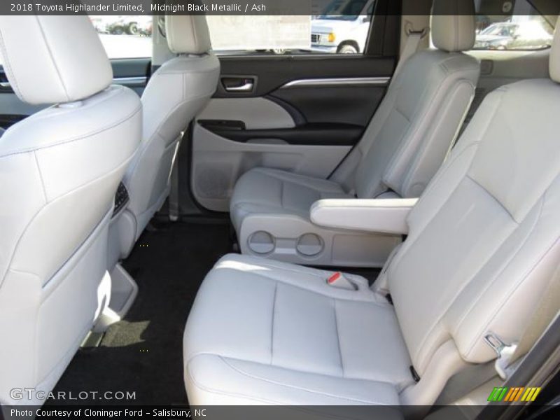 Midnight Black Metallic / Ash 2018 Toyota Highlander Limited