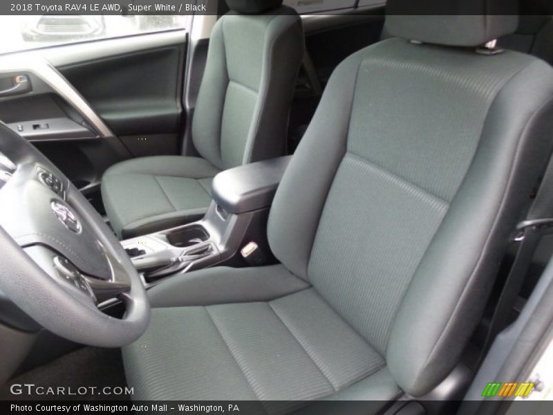 Super White / Black 2018 Toyota RAV4 LE AWD