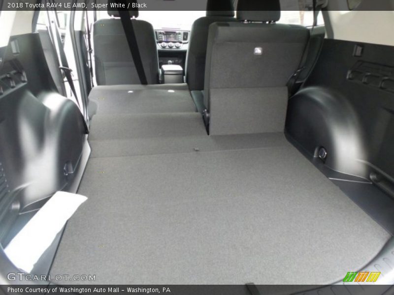 Super White / Black 2018 Toyota RAV4 LE AWD