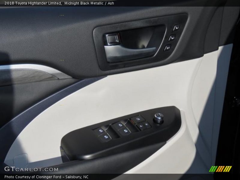 Midnight Black Metallic / Ash 2018 Toyota Highlander Limited