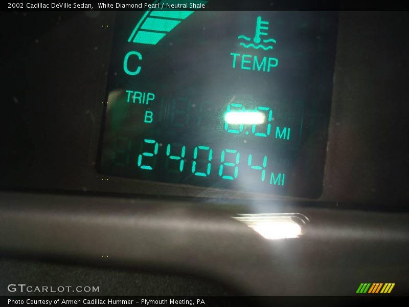 White Diamond Pearl / Neutral Shale 2002 Cadillac DeVille Sedan