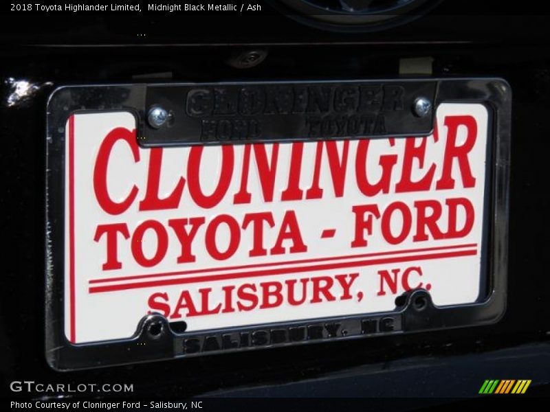 Midnight Black Metallic / Ash 2018 Toyota Highlander Limited