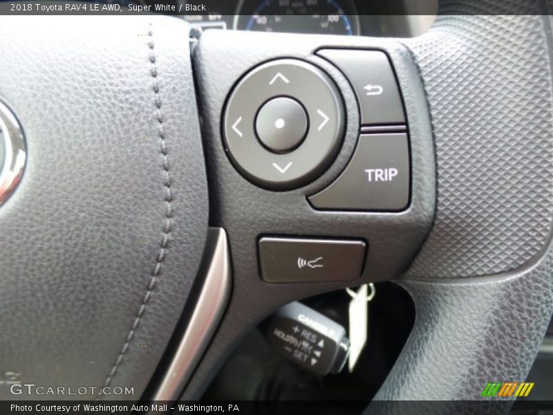 Super White / Black 2018 Toyota RAV4 LE AWD