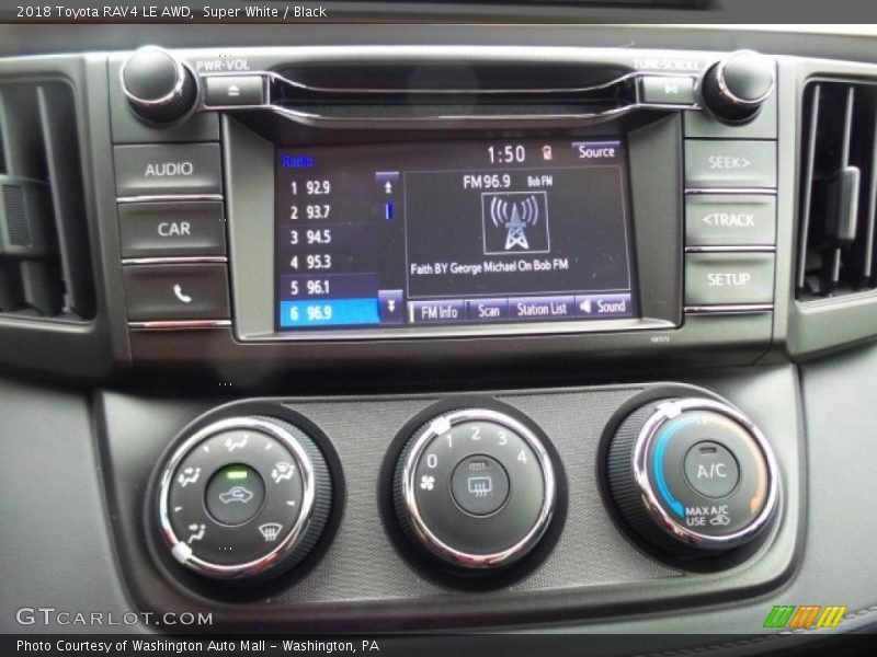 Super White / Black 2018 Toyota RAV4 LE AWD