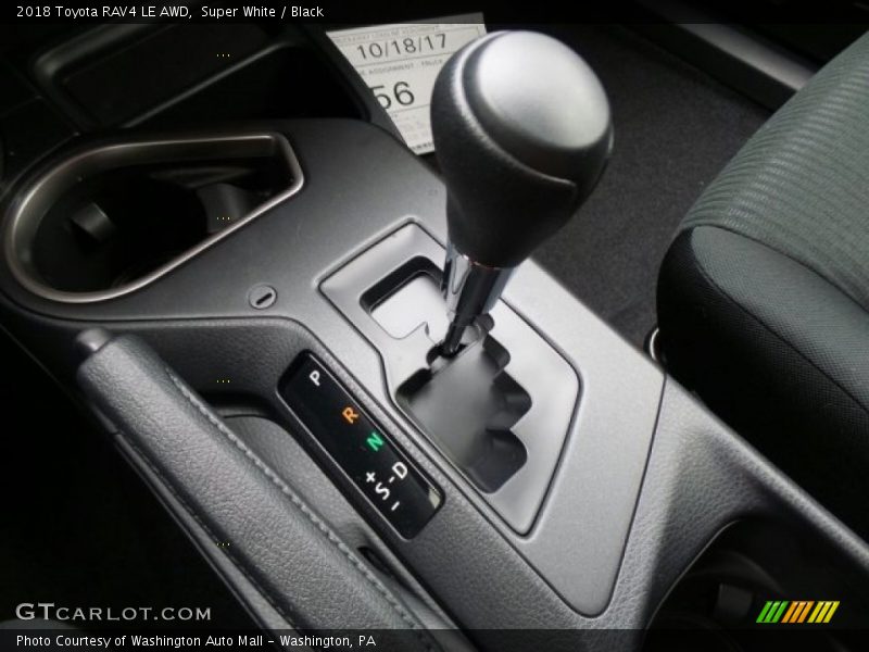 Super White / Black 2018 Toyota RAV4 LE AWD