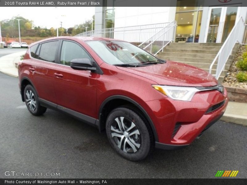 Front 3/4 View of 2018 RAV4 LE AWD
