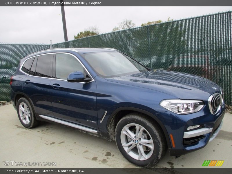 Front 3/4 View of 2018 X3 xDrive30i