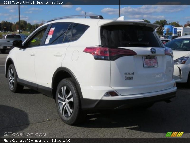 Super White / Black 2018 Toyota RAV4 LE