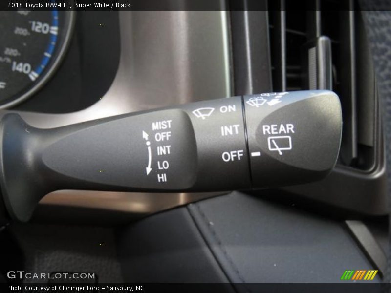 Super White / Black 2018 Toyota RAV4 LE