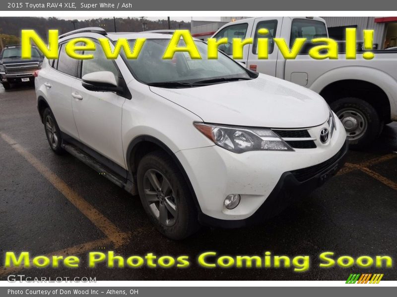 Super White / Ash 2015 Toyota RAV4 XLE