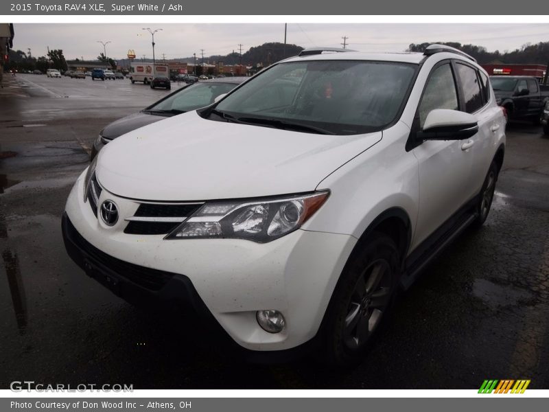 Super White / Ash 2015 Toyota RAV4 XLE