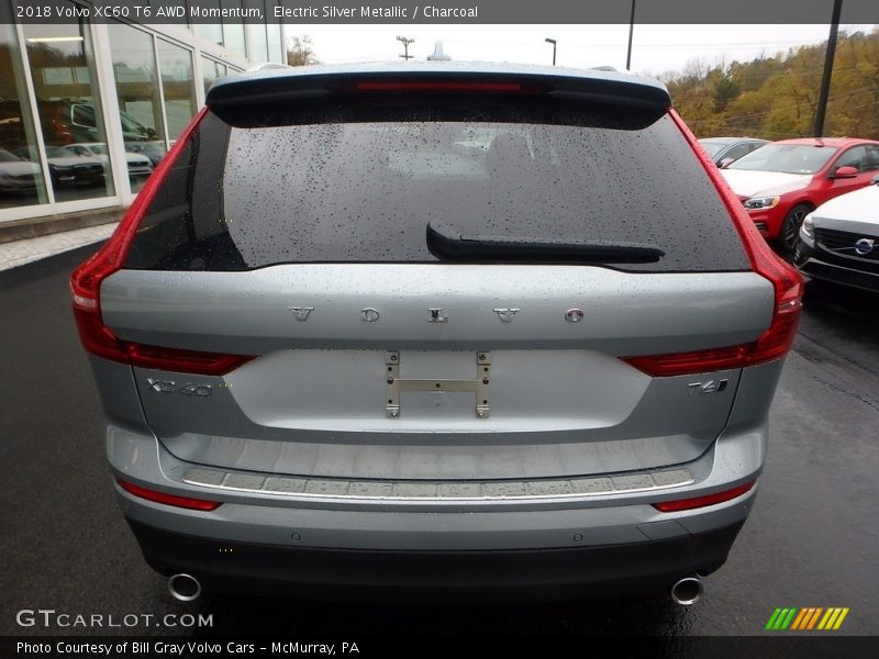 Electric Silver Metallic / Charcoal 2018 Volvo XC60 T6 AWD Momentum