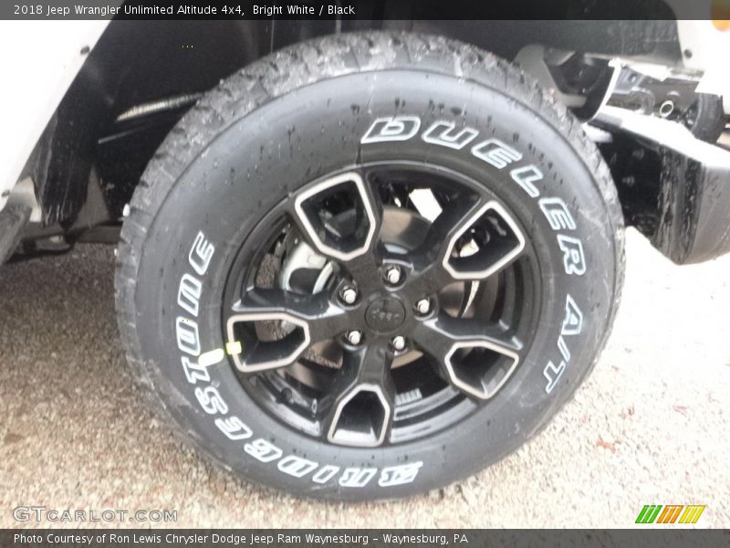 Bright White / Black 2018 Jeep Wrangler Unlimited Altitude 4x4