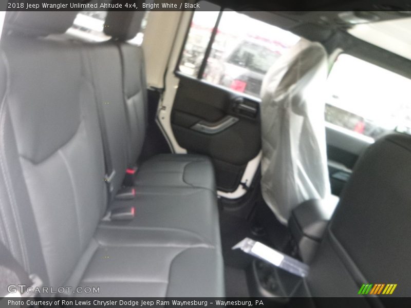 Bright White / Black 2018 Jeep Wrangler Unlimited Altitude 4x4